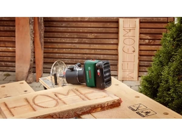 Bosch AdvancedTrimRouter 18V-8 - Trim router - sladdlös - spännhylsa 8 mm - inget batteri - 18 V - SOLO