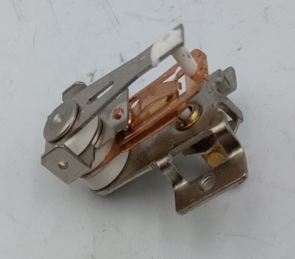 Dedra-termostaatti YT-WN16 T250 16A 250V
