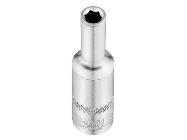 Pitkät hylsyruuvit 1/4" 6 pt 4mm rystyset mattapintaiset.