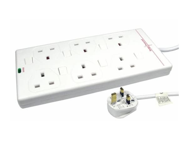 Microconnect GRU006WUK-SWITCH, 2 m, Tyyppi G (BS 1363, Tyyppi G, Hallittu, 1,25 mm², Valkoinen