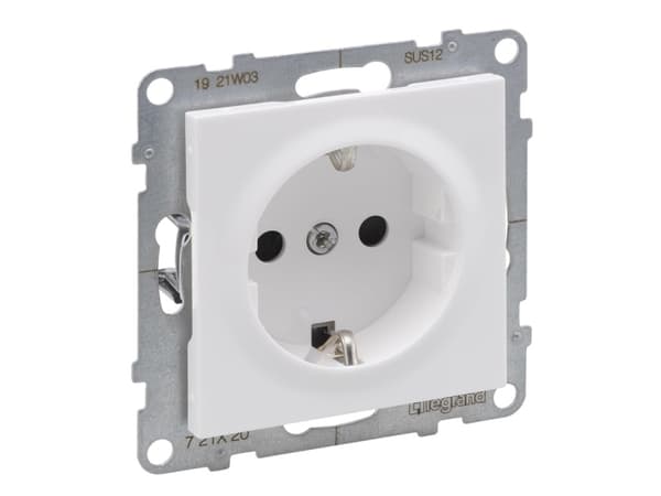 Legrand Socket Auto Terminals Shuttered White