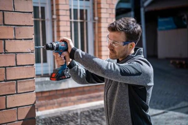 Bosch GSB 18V-90 C Professional - Støthammer-bor/driver - trådløs - nøkkelfri borhylse 13 mm - 64 N·m - uten batteri - 18 V - SOLO