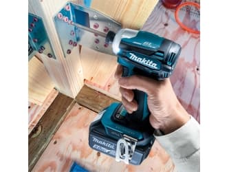 Makita DTD172RTJ - Mutterdragare - sladdlös - 1/4-tums hexuttag - 180 N·m - 2 batterier, laddare medföljer - 18 / 36 V