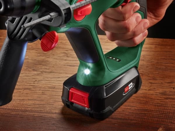 Bosch AKKUBOREHAMMER UNIVERSAL 18V SOLO - SOLO