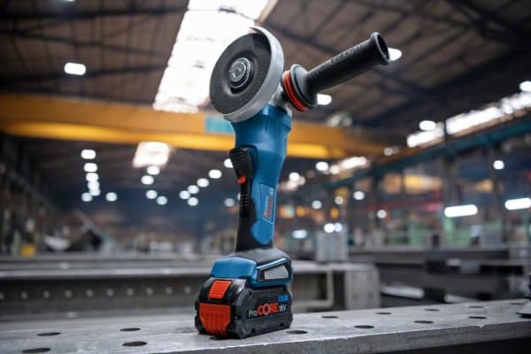 Bosch GWS 18V-15 P PROFESSIONAL - Vinkelsliper - 1500 W - 125 mm - uten batteri - SOLO