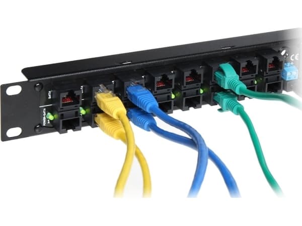Delta Patch panel 10 "8x RJ-45/8x RJ-45 (POE-8/R10)