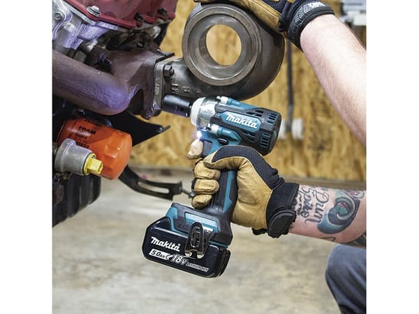 MAKITA SLAGSNØKKEL 18V 1/2"330Nm 2x5,0Ah KOFFERT MAKPAC DTW301RTJ