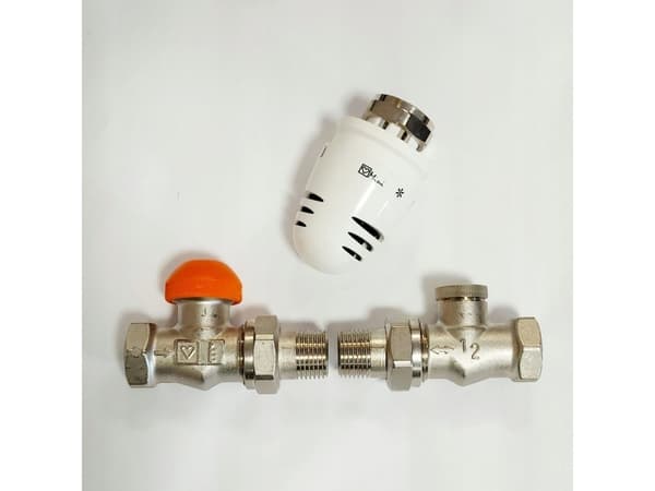Herz rak radiatoranslutningspaket 1/2 huvud tillopp + returventilHERZ