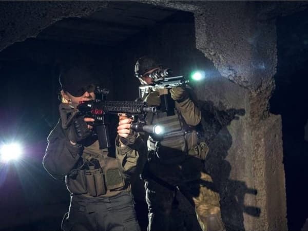 Armytek Dobermann PRO MAGNET USB taktinen taskulamppu