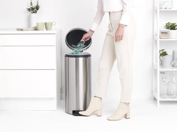 Brabantia newIcon Skraldespand - 30 l - Fingeraftryksikker i mat stål