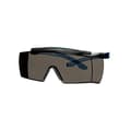 Miniatyrbillede 1 af 6: 3M™ SecureFit™ 3700 Overspecs, blå ramme, integreret pandebeskytter, Scotchgard™ antidug/anti-ridsebelægning (K&N), grå linse, SF3702XSGAF-BLU