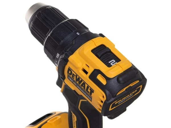 18V sladdlös skruvmejsel DCD708P3T DEWALT