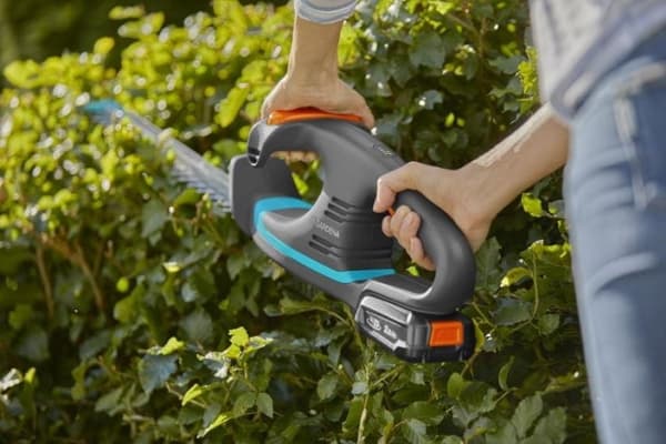 Gardena batterihäcksax EasyCut 40/18V P4A solo - SOLO