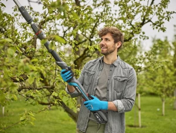 GARDENA OKSASAKSET 250 CM AKKU 18 VOLTTIA SIS. AKKU JA LATURI