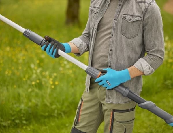 GARDENA OKSASAKSET 250 CM AKKU 18 VOLTTIA SIS. AKKU JA LATURI