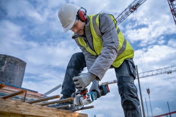 Bosch GWS 18V-15 PSC Professional - Mini angle grinder - trådløs - 125 mm - uten batteri - 18 V - SOLO