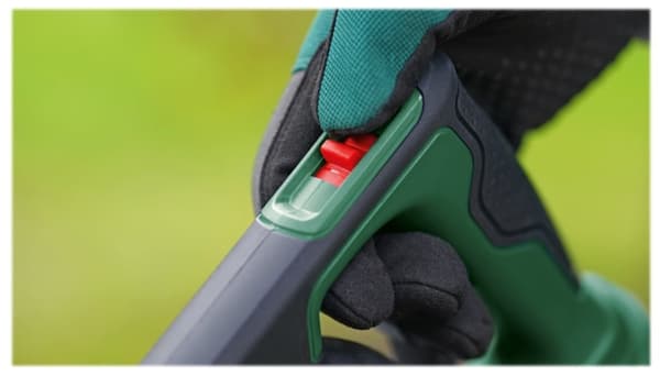 Bosch UniversalLeafBlower 18V-130 akkukäyttöinen lehtipuhallin solo - SOLO