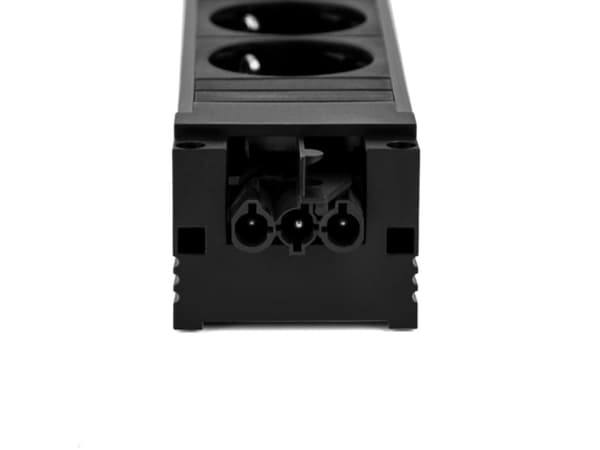 Bachmann STEP BASE - Effektband - AC 250 V - 3680 Watt - ingång: GST18i3 - utgångskontakter: 5 - 1U - svart