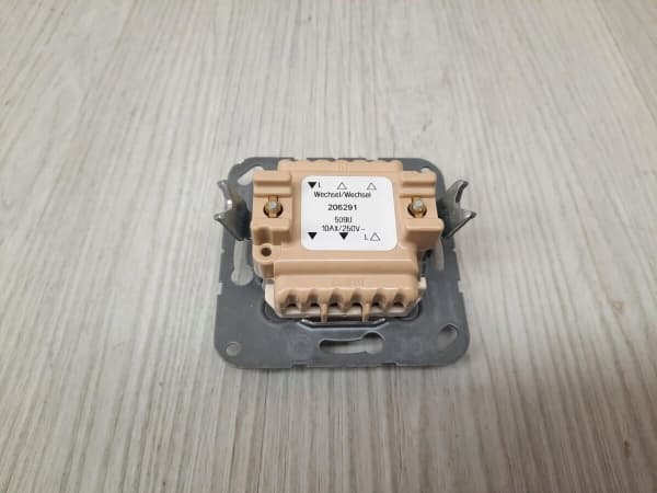 JUNG 509U, Muovi, Ruuviton, 1 kpl