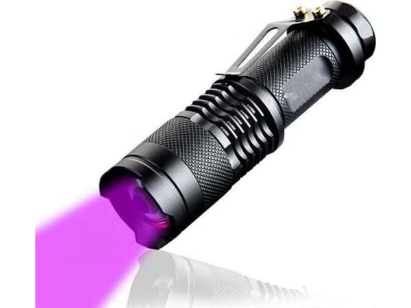 Aptel taktinen UV LED-taskulamppu 395nm 5W ZOOM IPX4 musta ZD75A