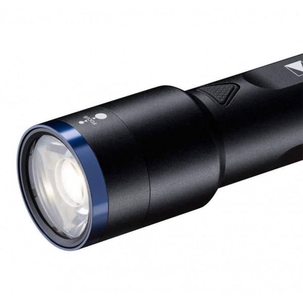 Varta Night Cutter F30R genopladelig premium lommelygte og powerbank (2600mAh) i én - inklusive mikro-USB-ladekabel - fire lystilstande - 700 lumen ly