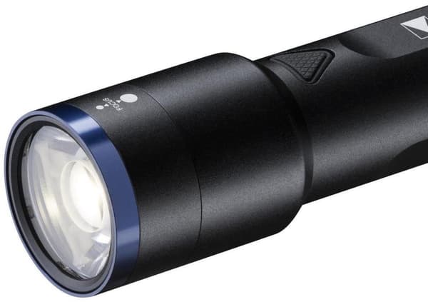 Varta Night Cutter F30R genopladelig premium lommelygte og powerbank (2600mAh) i én - inklusive mikro-USB-ladekabel - fire lystilstande - 700 lumen ly