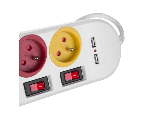 Maclean Power strip Maclean, 4-pistorasian jatkojohto + 2xUSB, kytkimillä, 250VAC/10A, 2.1A 5V, 1.5m, valkoinen, MCE229 W