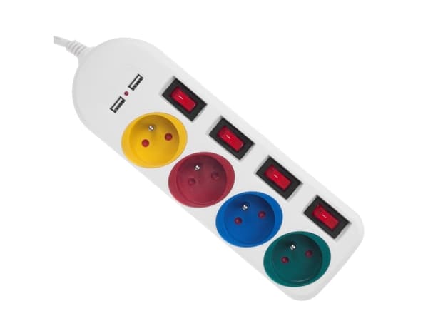 Maclean Power strip Maclean, 4-pistorasian jatkojohto + 2xUSB, kytkimillä, 250VAC/10A, 2.1A 5V, 1.5m, valkoinen, MCE229 W