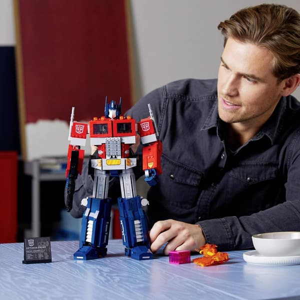 10302 LEGO® ICONS™ Optimus Prime