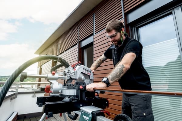 Metabo KGS 18 LTX BL 216, Enkel avfasning, Borstlös, 5000 RPM, 215 x 40 mm, 7 cm, 30,5 cm