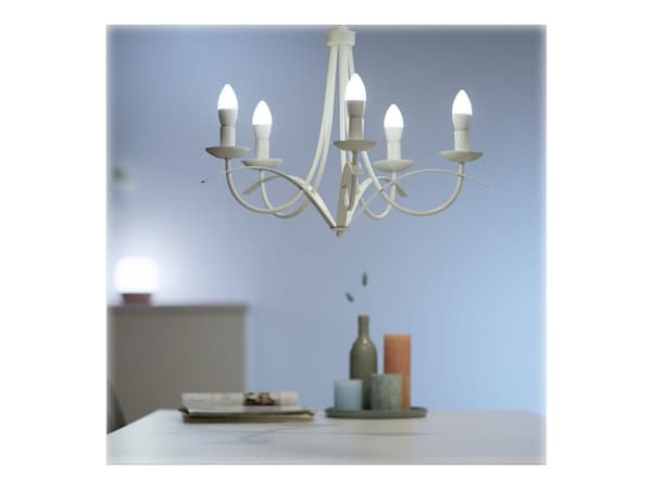 WiZ - LED-glödlampa - form: C37 - glaserad finish - E14 - 4.9 W (motsvarande 40 W) - klass F - mjukt vitt ljus - 2700 K