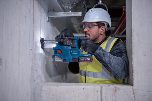 Bosch BOREHAMMER GBH 18V-22 GDE 18V-12 2X4H LB