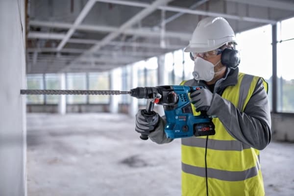 Bosch Professional GBH 18V-28 CF SDS-Plus sladdlös borrhammare 18 V Li-Ion inkl. batteri, inkl. laddare, inkl. väska (0611921002)
