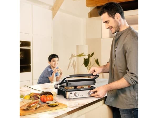 Braun CG 7020, Sort, Rustfritt stål, Rektangulær, Rotasjon, Grillnett + steketakke, 667 cm², 290 x 230 mm