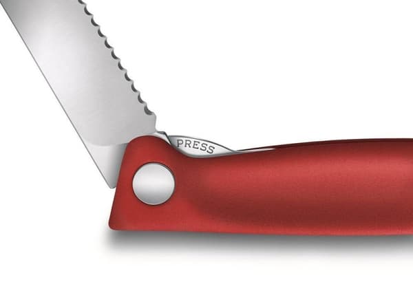 Victorinox Swiss Classic vikbar tomatkniv - 11cm - tandad - röd