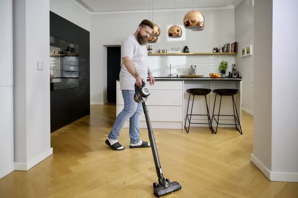 Severin HV 7155 - 2-i-1 ledningsfri hånd- og stavstøvsuger med parkeringsposition - 21,6V