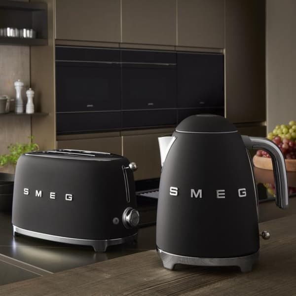 SMEG TSF01BLMEU - Leivänpaahdin - Matt Black - 2x2 - 950W - 6 tasoa