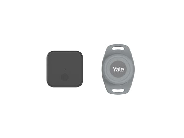 YALE 05/102300/BW Autotallin ovenavaaja 2,4 GHz (05/102300/BW)