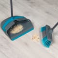 Miniatyrbild 8 av 9: Beldray LA049230EU7 Long Handled Dustpan and Broom