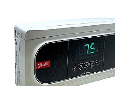 Danfoss AK-RC204B - Kylrumsregulator, 4 temperaturreläer, 230 V, 50 Hz