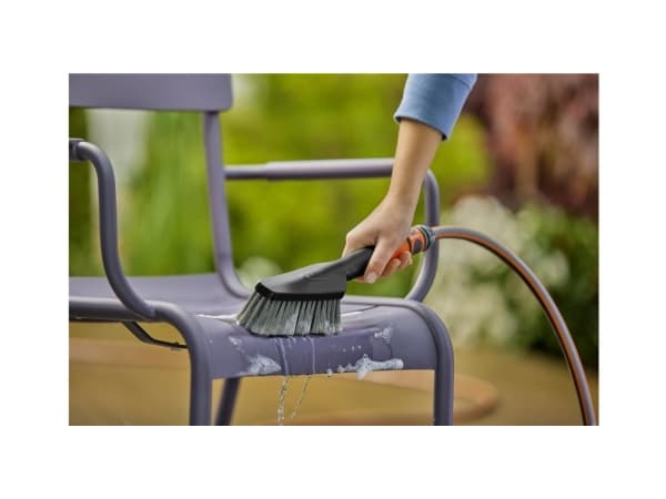 Gardena Cleansystem -pesupakkaus käsiharjalla S