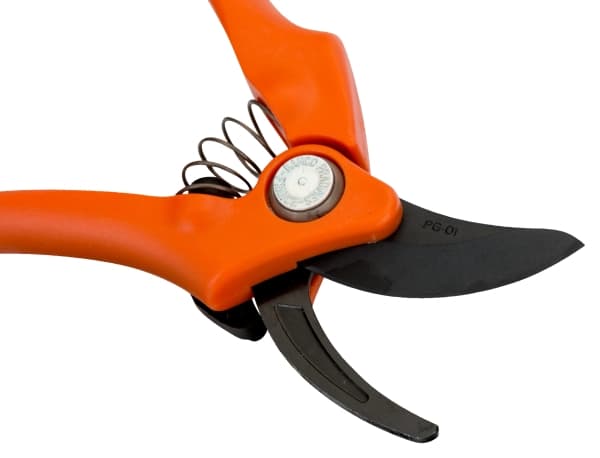 Bahco sekatør med to-posisjons hodelås for kapping av 12 og 20 mm grener. Xylan® bladbelegg. Total lengde 200 mm.