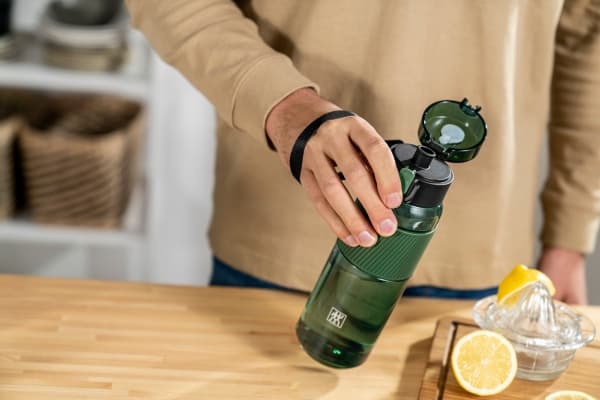 ZWILLING Bottle Drikkeflaske, 680 ml, Tritan, Mørk-Grøn