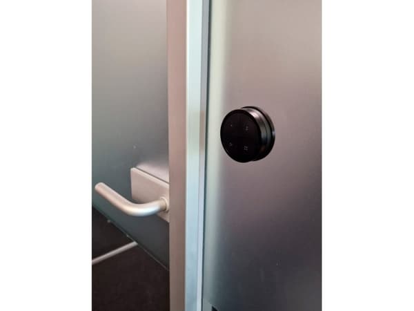 Light Solutions Round bracket for Hue Tap Dial Switch - Black
