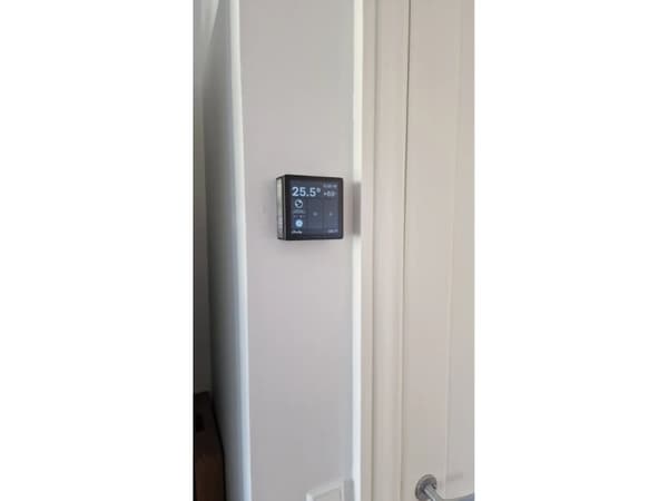Light Solutions Shelly - Wall Display Wall holder - Black