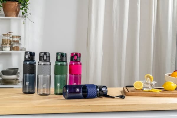 ZWILLING Bottle Flaska 680 ml Svart Tritan