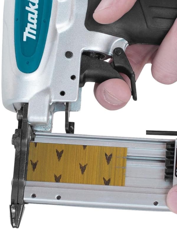 Makita AF353 8 bar pin sømpistol (23 Ga) i kuffert