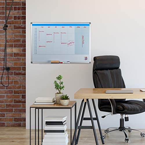 Valkotaulu magneettinen päiväkalenterilla  60 x 90 cm