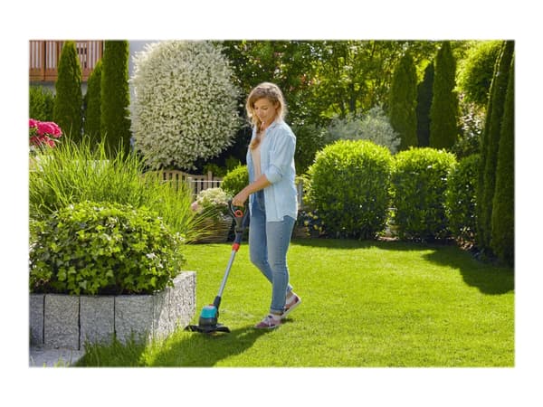 Gardena EasyCut 23/18V - Gressstusser - trådløs - 18 V - uten batteri - kuttekapasitet: 230 mm - 2.4 kg - SOLO