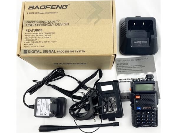 Baofeng VHF/UHF UV-5R HTQ dualband walkie-talkie